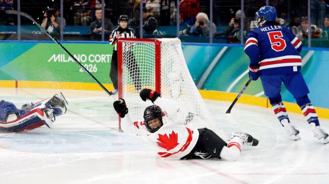 暂时领先！冬奥女冰 加美金牌战巅峰对决