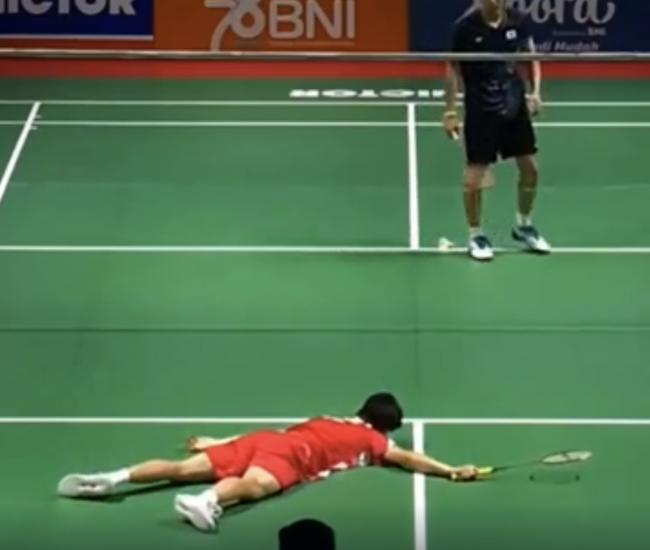 突发！中国国羽17岁运动员比赛中猝死 视频曝光