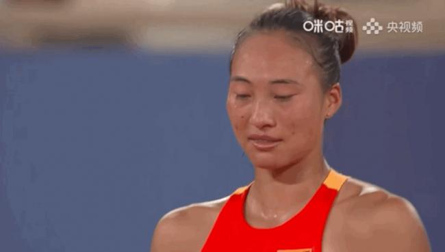 豪赌2000万，郑钦文背后的“残酷”家庭……