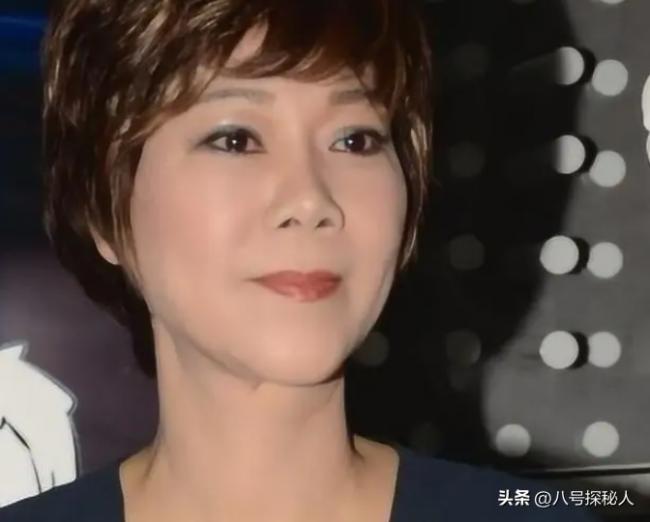 中国女乒一姐烟酒不离身 二婚依旧被宠成公主
