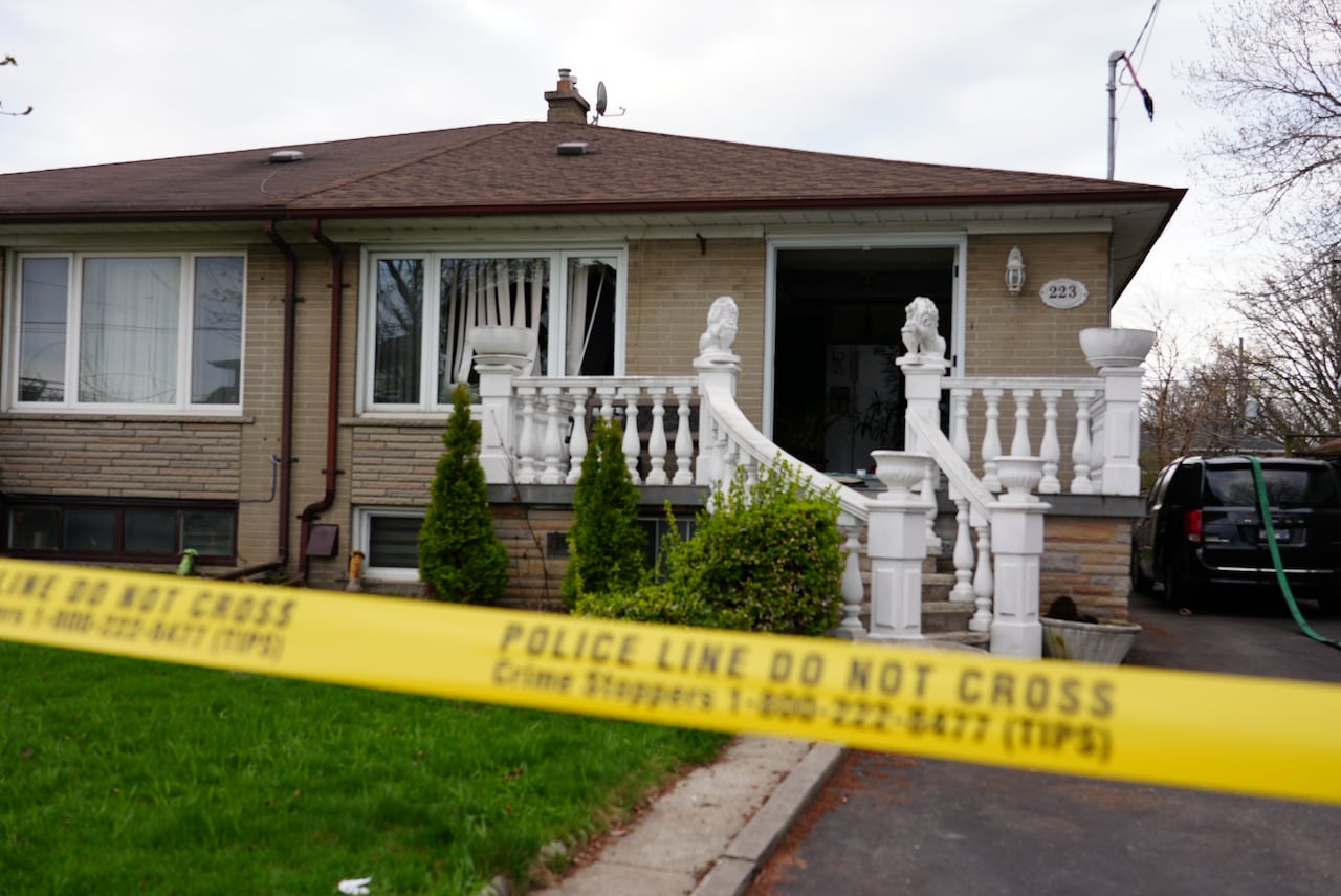 北约克房屋火灾中发现老人和狗死亡：警方