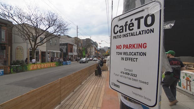 CaféTO 项目正好在维多利亚日周末返回城市，距离 FIFA 世界杯还有不到一个月的时间 ...