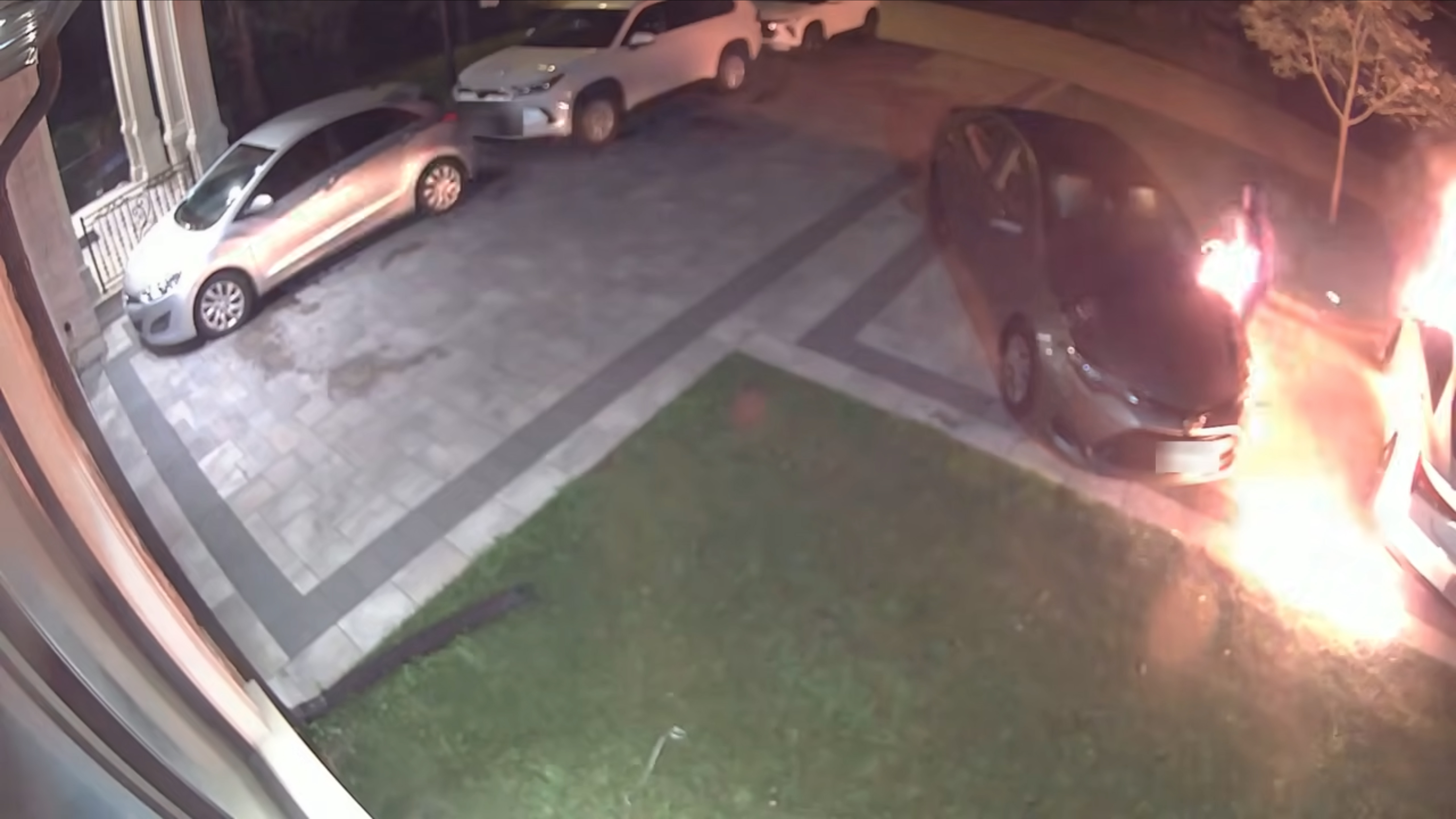 多伦多自由党议员住所遭纵火 一嫌疑人已被捕另一嫌疑人在逃（配图2）
