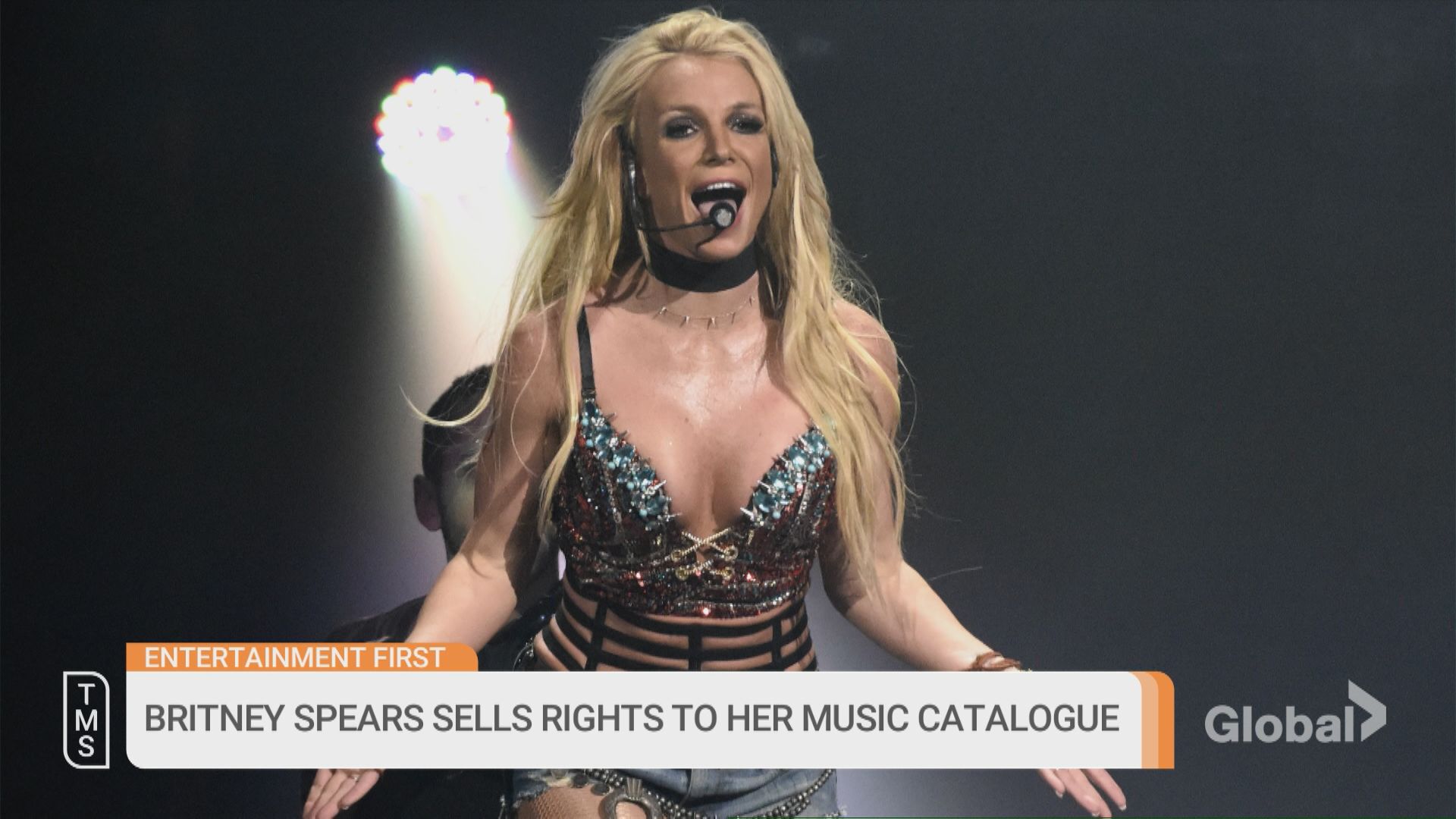 布兰妮·斯皮尔斯 (Britney Spears) 为她在洛杉矶高速公路天窗外闲逛的照片辩护（配图3）