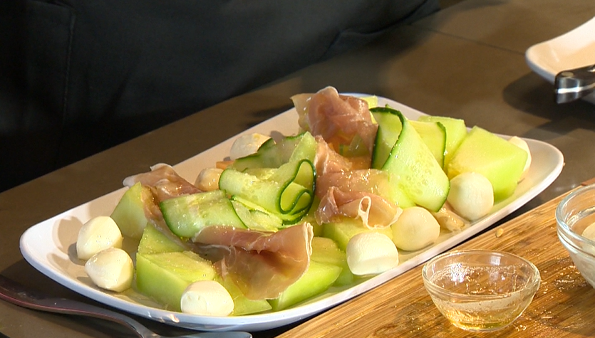 夏日清新美味：本地哈密瓜搭配意大利冷切奶酪沙拉食谱