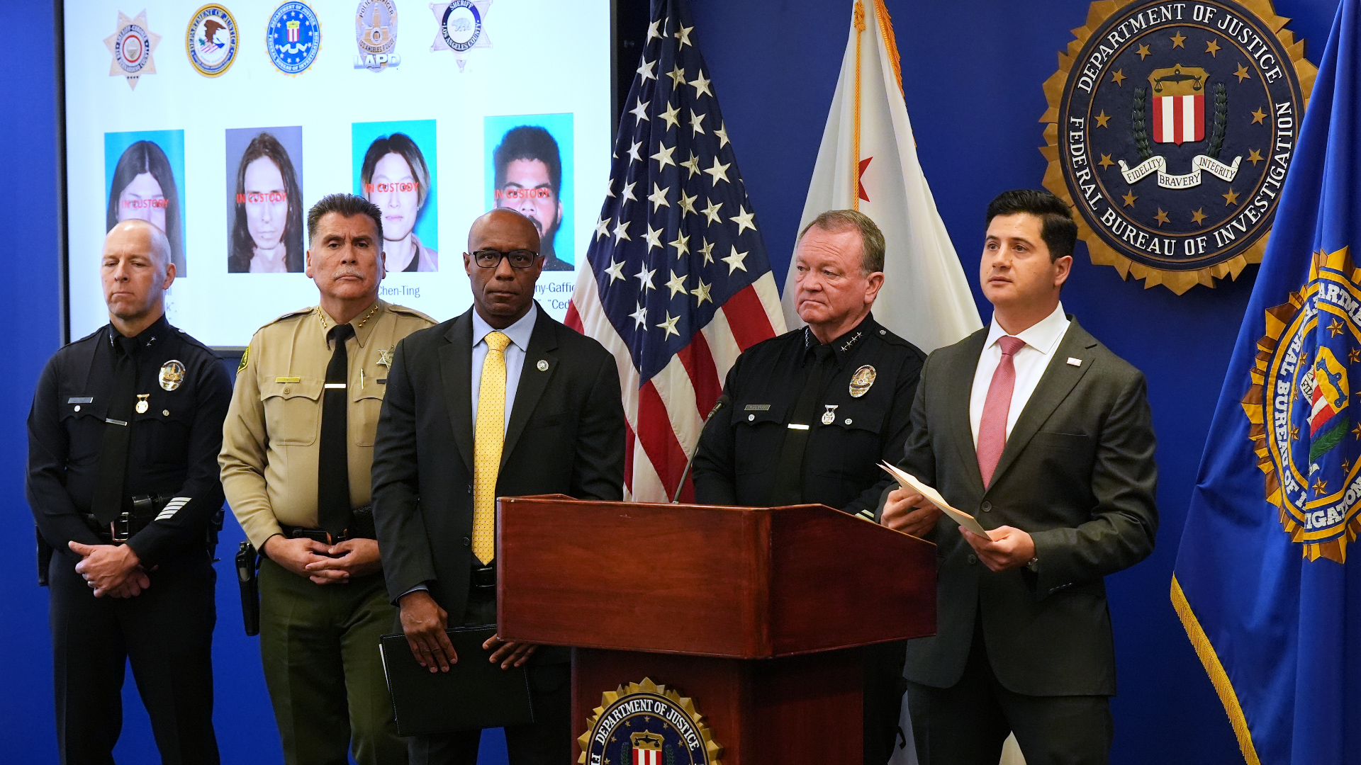 FBI破获纽约州议会大厦炸弹袭击阴谋 安全警惕升级（配图2）