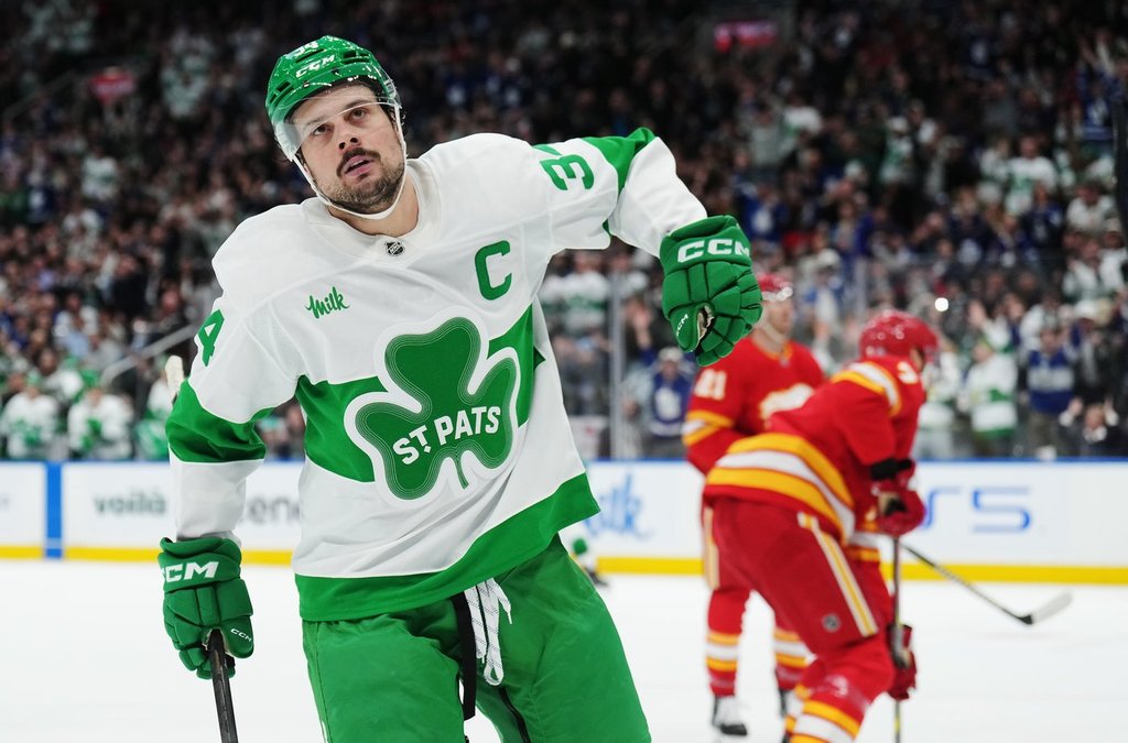 Matthews，Nylander Power Maple Leafs在火焰上