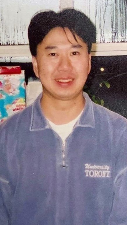 被指控致命刺伤无家可归者的青少年那天晚上没有刀：防守