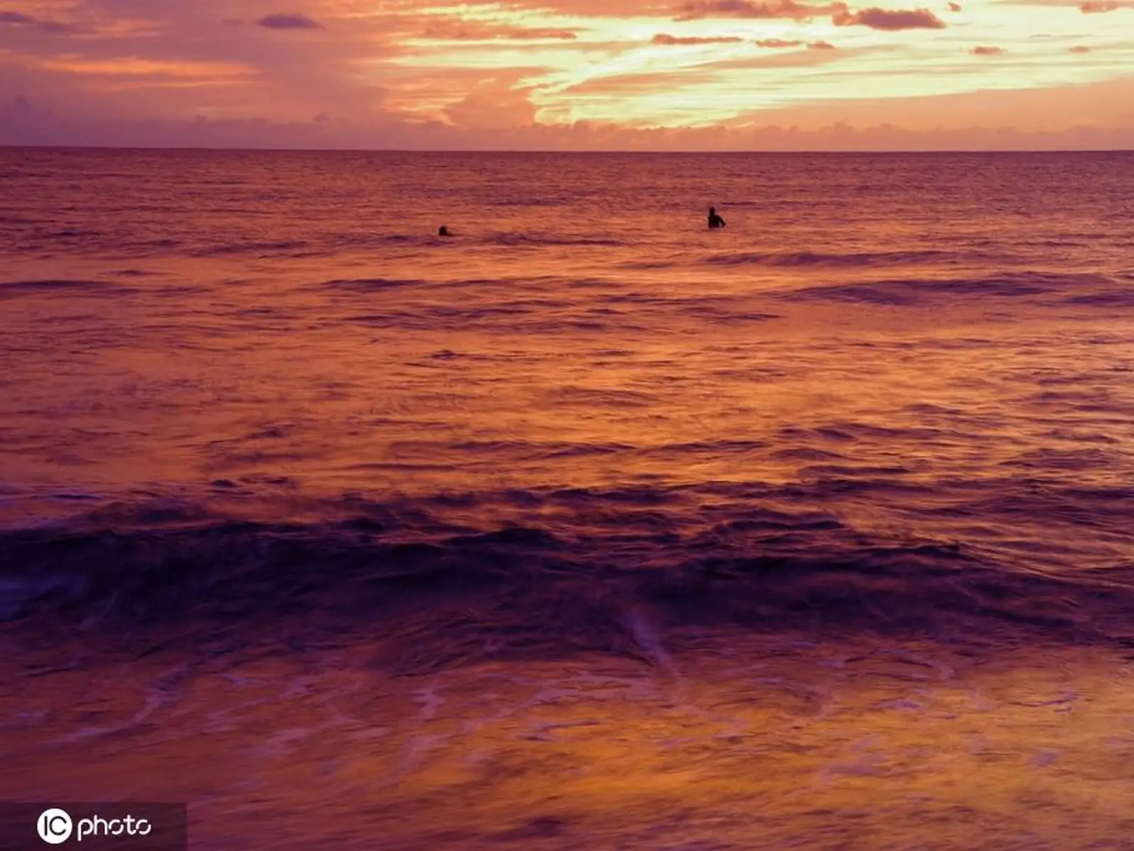 夏威夷海滩夕阳美如画卷 浓浓热带风情
