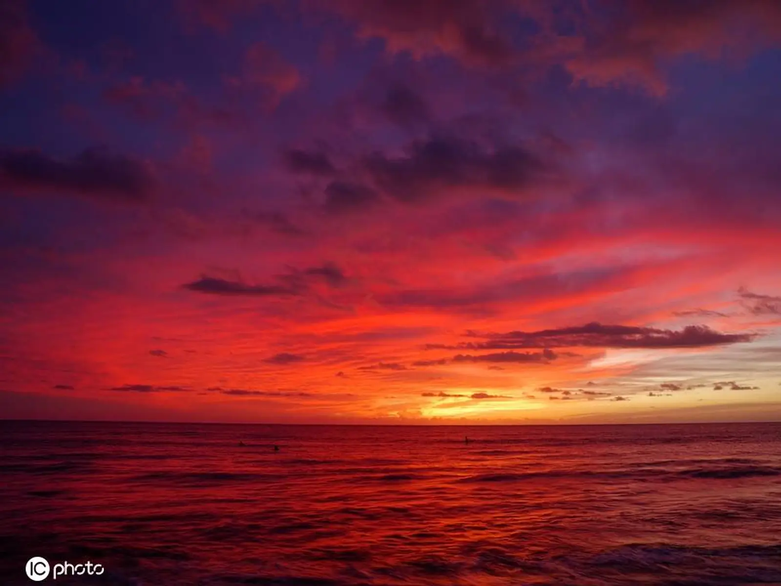 夏威夷海滩夕阳美如画卷 浓浓热带风情