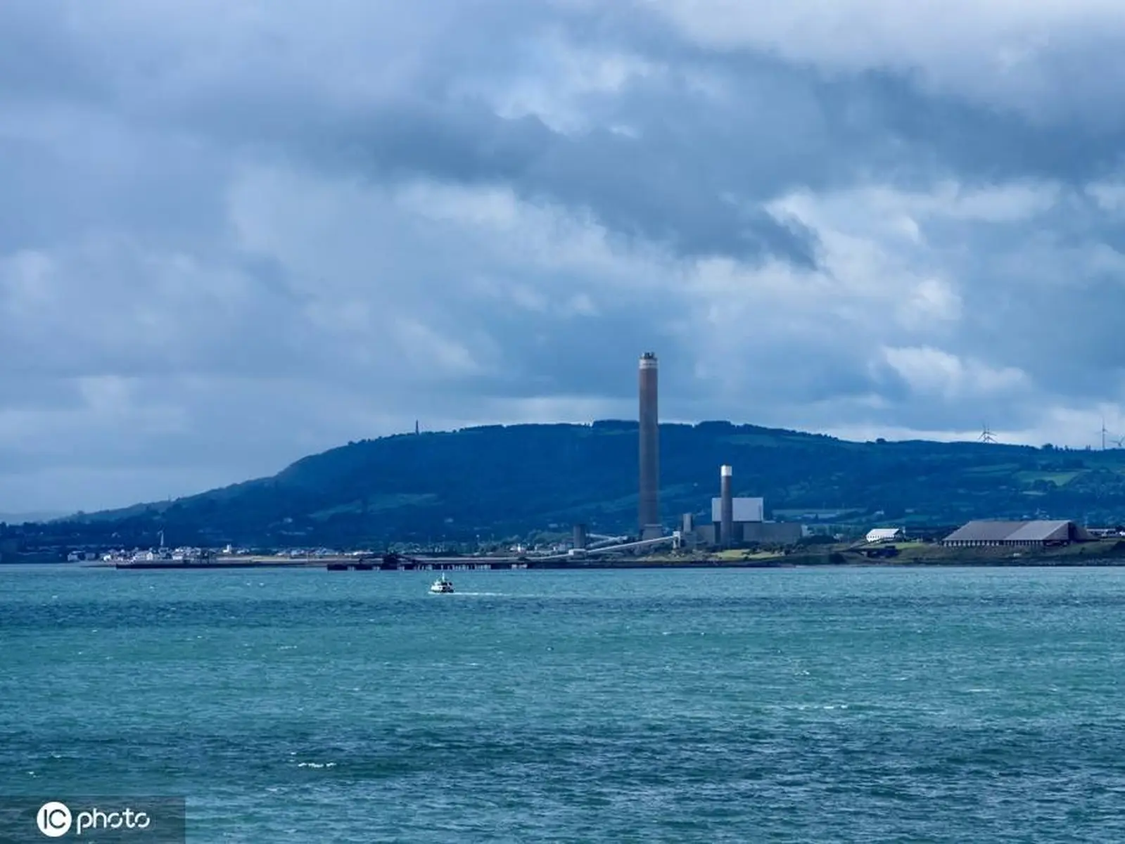 北海峡跨海行：秋渡海峡 饱览英伦海岸多元风光