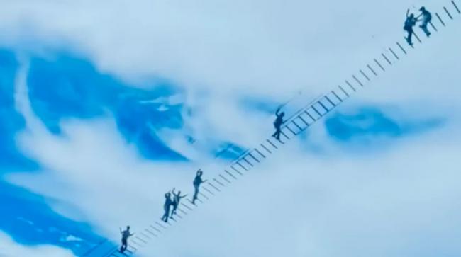 因为“太吓人” 中国这景点爆火 你敢尝试吗？