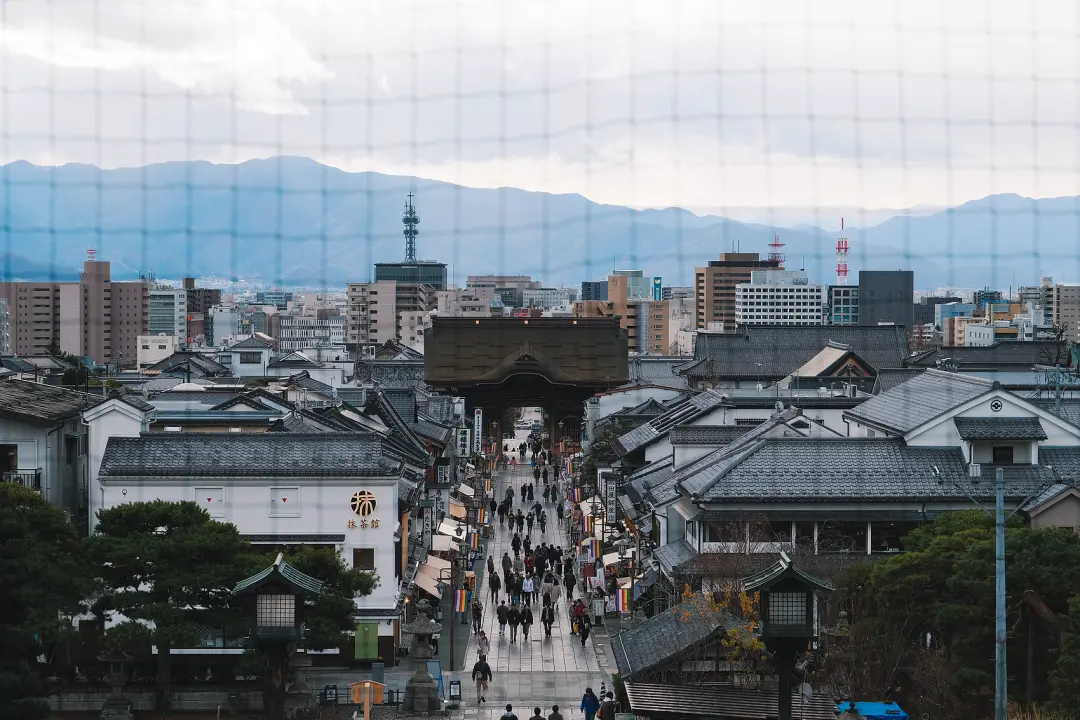 △从善光寺高处俯瞰。（图/视觉中国）