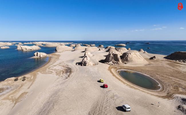 青海自驾：穿越火星1号公路，邂逅绝美水上雅丹