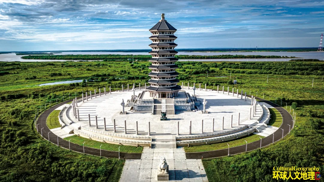 来到这里，做全中国第一个见到太阳的人