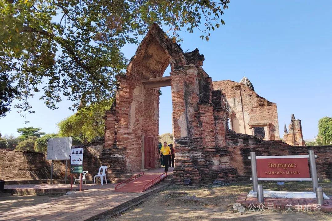 泰国大城：走进拉嘉布拉那寺