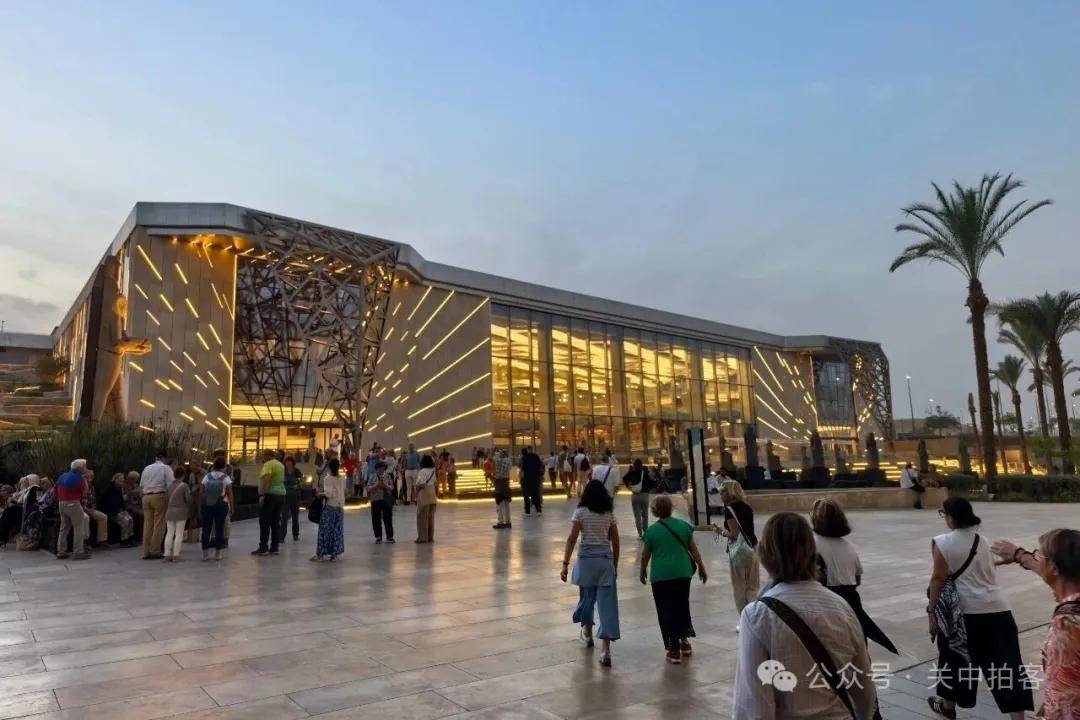 大埃及博物馆：参观胡夫太阳船展馆