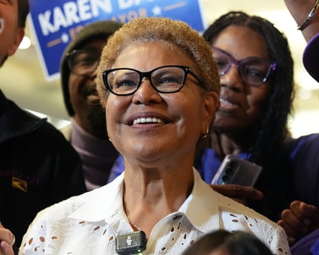 凯伦·巴斯 (Karen Bass) 在未能获得多数席位后前往洛杉矶市长决选 ...