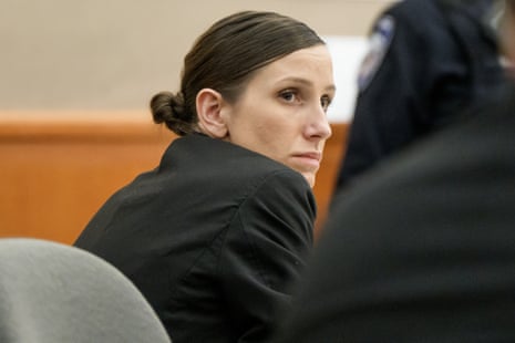 犹他州女子写了一本关于悲伤的书，因杀害丈夫而被终身监禁，不得假释 ...