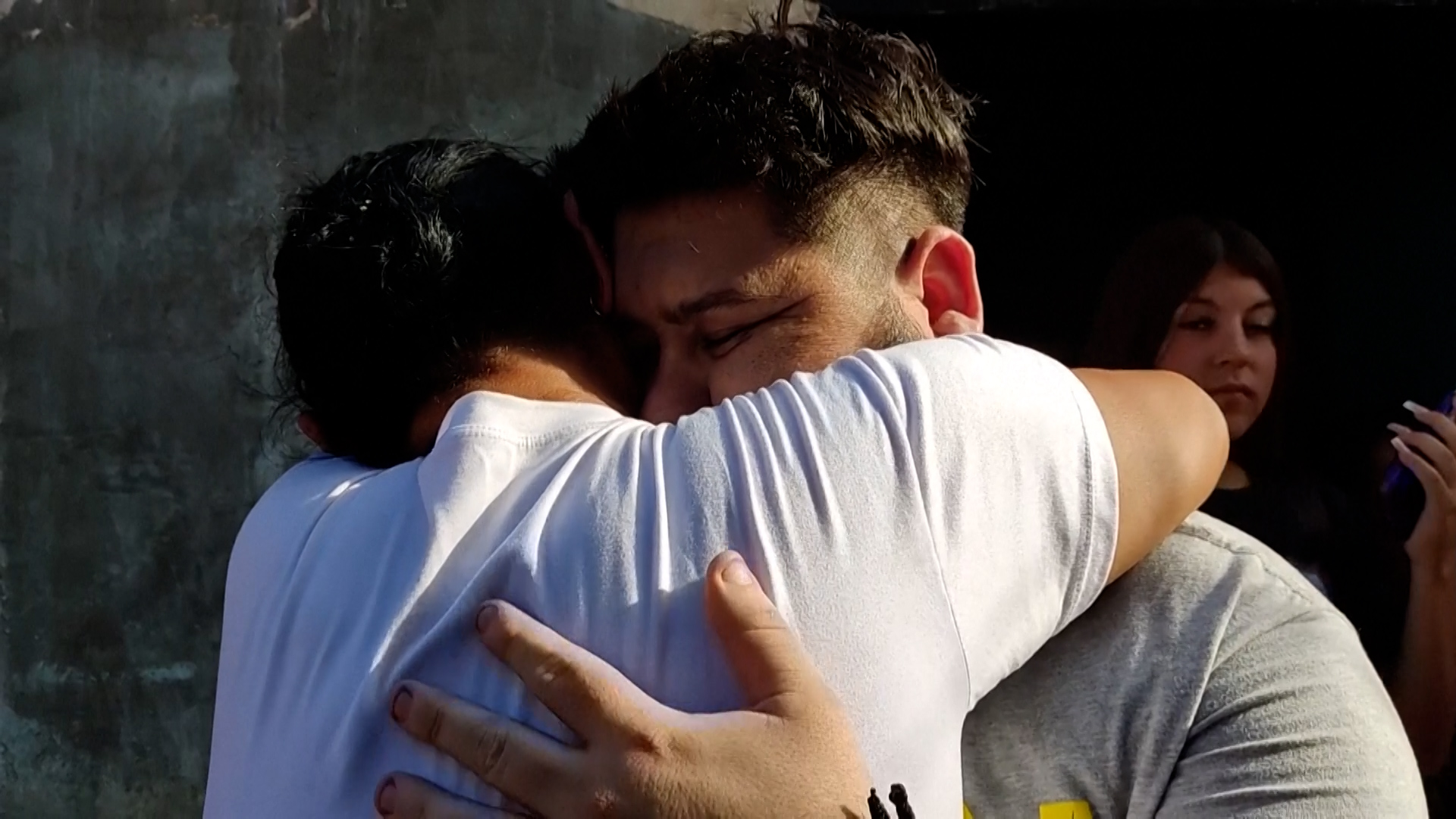 委内瑞拉人被驱逐到萨尔瓦多描述“恐怖电影”大囚犯