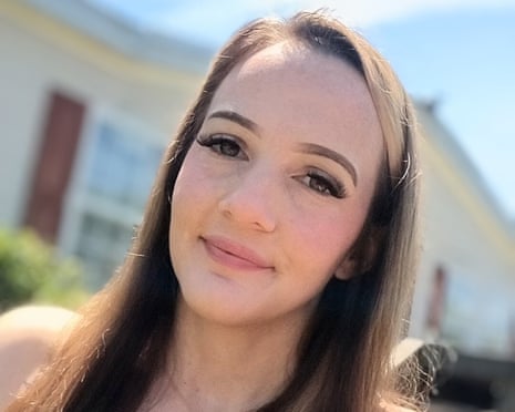 阿拉巴马州一名妇女起诉称她在监狱地板上生孩子，狱警在场观看 ...