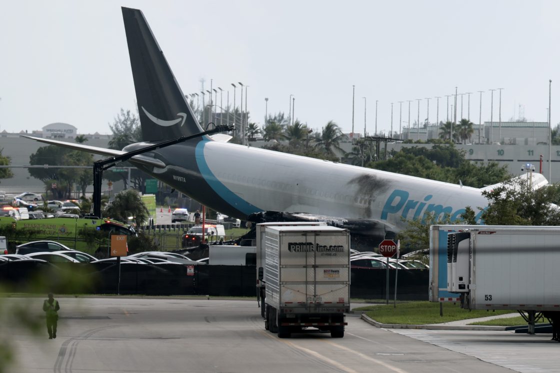 亚马逊暂停与货运航空公司合作 迈阿密坠机致5人遇难