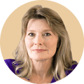 Headshot of author Jennifer Egan