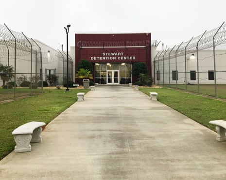 ICE 告诉国会，古巴移民在佐治亚州拘留中心死亡