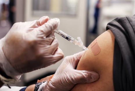 HHS 官员称 FDA 阻止了发现新冠病毒和带状疱疹疫苗安全的研究 ...