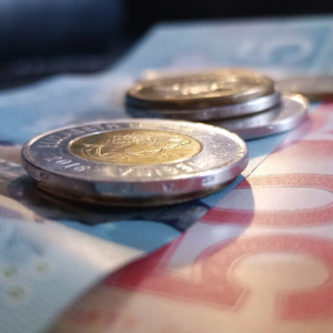 这项福利本月上涨！8月加拿大政府7项福利金发放指南