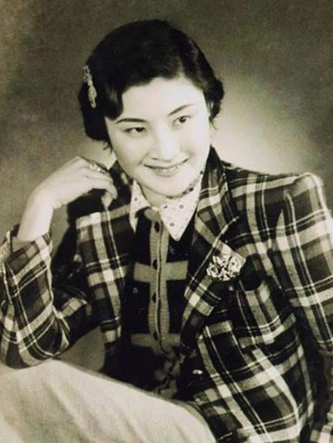 文革中不忍凌辱含恨自杀的十大美女