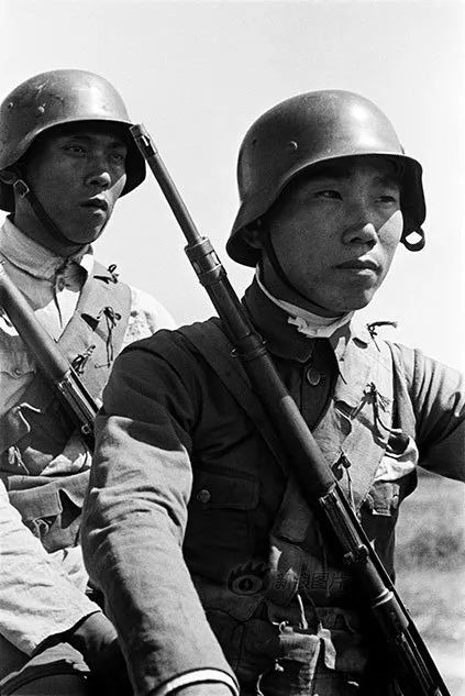 从国统区到延安：一个西方摄影师拍的中国